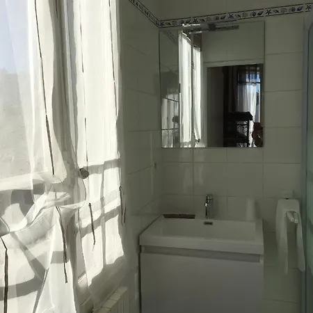 Le Narval Hotel *