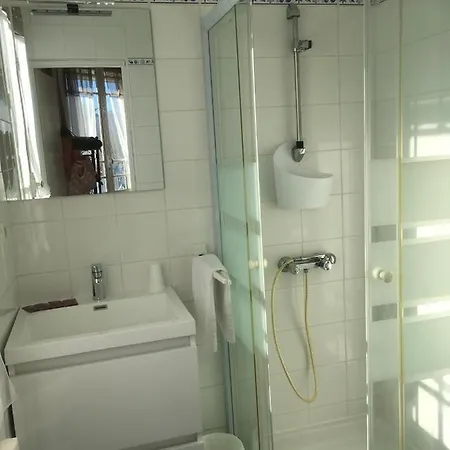 Le Narval Hotel *
